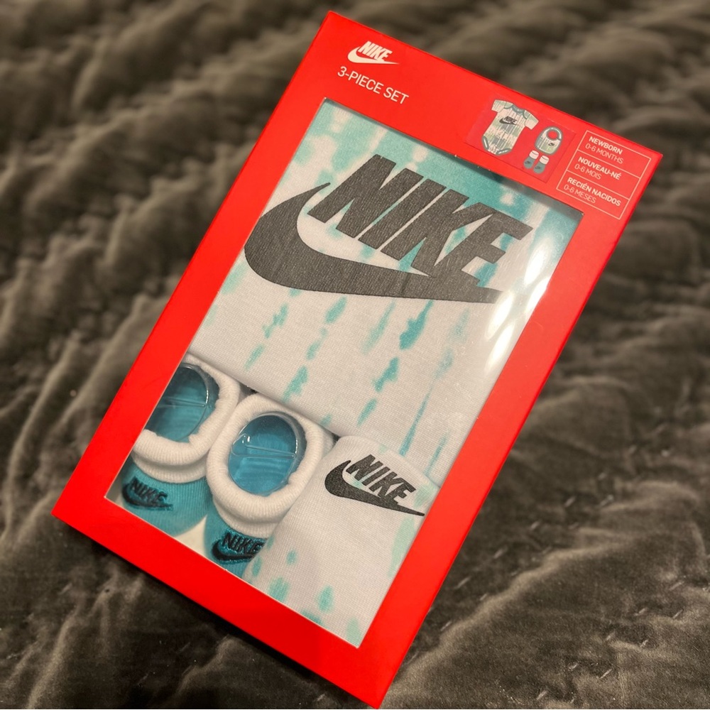 Baby NIKE gift set